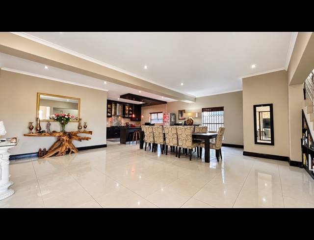 4 BEDROOM HOUSE FOR SALE IN PARKLANDS